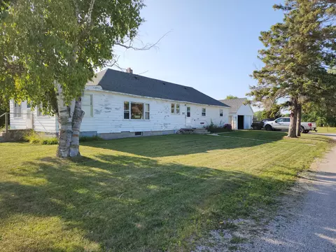 622 W Lincoln Ave, Cheboygan, MI 49721