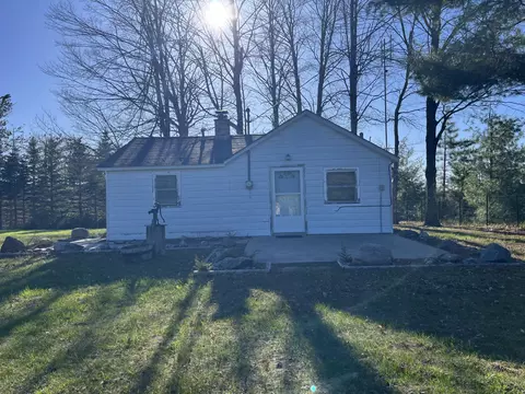 2555 W Thumb Lake Rd, Vanderbilt, MI 49795