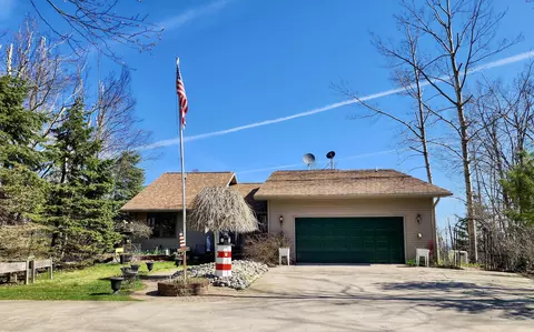 12039 Mackinaw Straits Dr, Cheboygan, MI 49721