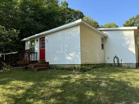 6046 Reams Rd, Alanson, MI 49706