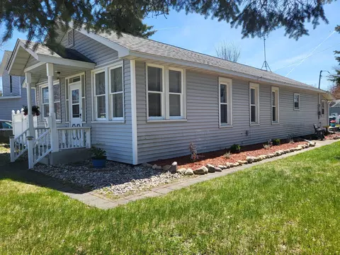 709 Park St, Grayling, MI 49738 photo 2