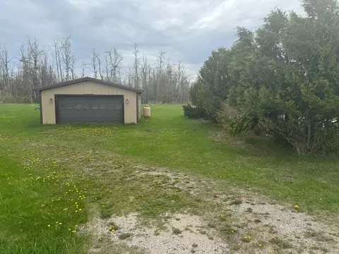 9075 Meridian Rd, Johannesburg, MI 49751