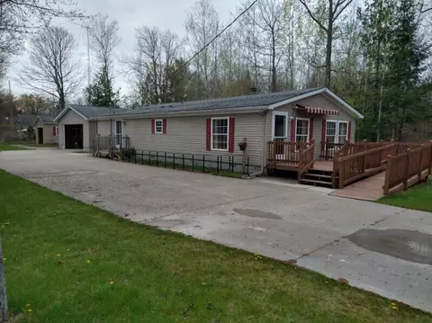 1089 Birch Rd, Alpena, MI 49707