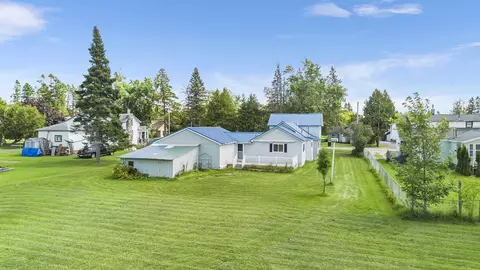 Exterior - 615 Duncan Ave, Cheboygan, MI 49721 photo 7 of 11
