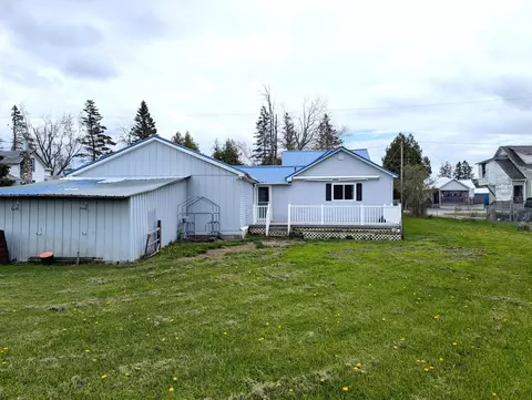Exterior - 615 Duncan Ave, Cheboygan, MI 49721 photo 3 of 11