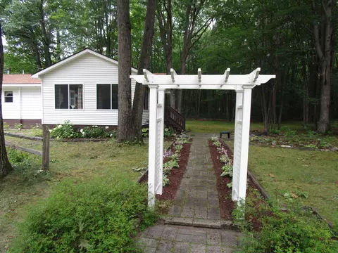541 Ranch Rd, Indian River, MI 49749 photo 4