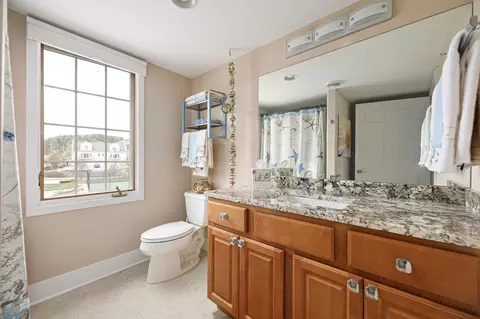 Bath - 708 N Dockside Cir # E-5, Suttons Bay, MI 49682 photo 7 of 10