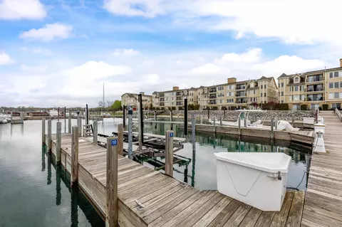 Exterior - 708 N Dockside Cir # E-5, Suttons Bay, MI 49682 photo 1 of 5