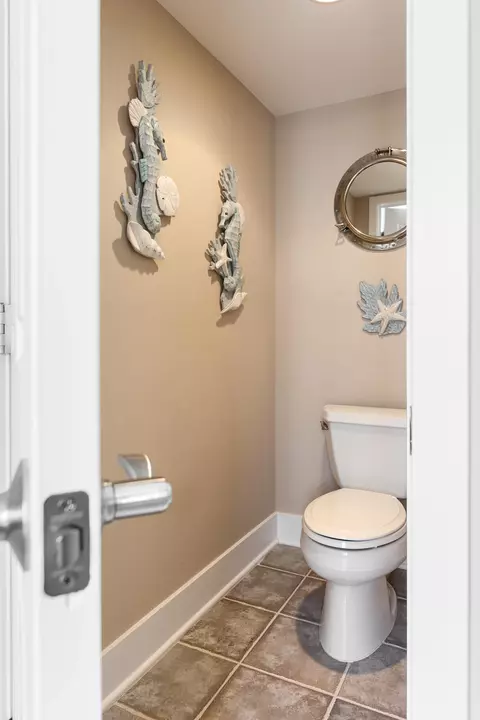 Bath - 708 N Dockside Cir # E-5, Suttons Bay, MI 49682 photo 6 of 10