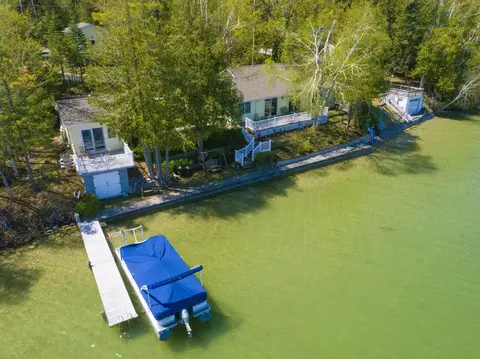 9415 Blue Horizon Rd, Presque Isle, MI 49777