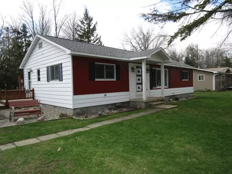 6577 Dorothy Ave, Indian River, MI 49749
