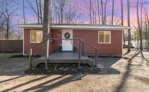 148 Cottage Dr, Prudenville, MI 48651