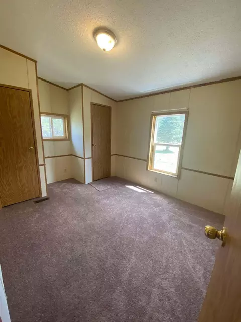 Bedroom - 1364 Lakeview Dr, Mio, MI 48647 photo 2 of 3