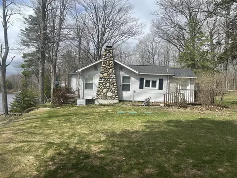 8226 Paradise Trl, Carp Lake, MI 49718