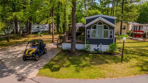 2757 Owens Unit 58 59 Dr, Houghton Lake, MI 48629
