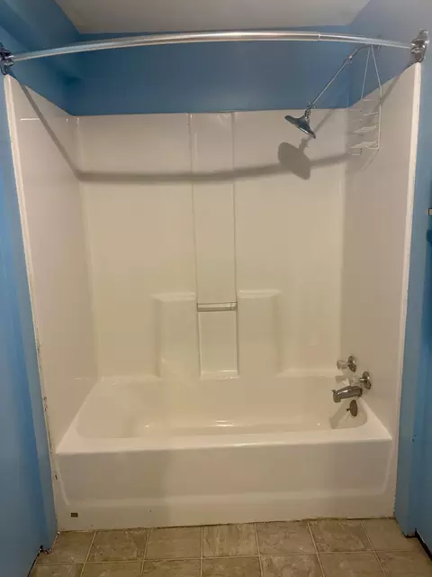 Bath - 7983 Silsby Rd, Roscommon, MI 48653 photo 6 of 6