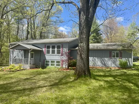 Exterior - 7983 Silsby Rd, Roscommon, MI 48653 photo 2 of 3