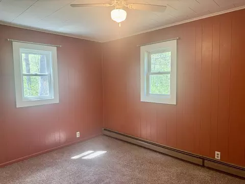 Bedroom - 7983 Silsby Rd, Roscommon, MI 48653 photo 2 of 6