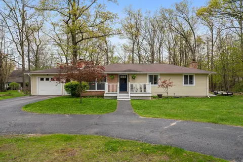 6727 Fisher Woods Rd, Indian River, MI 49749
