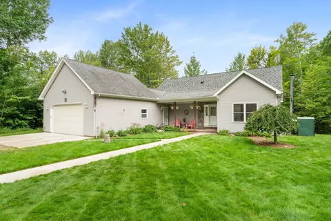 11882 Davis Creek Dr, Wolverine, MI 49799 photo 2