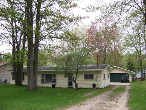 8778 N Townline Rd, Roscommon, MI 48653