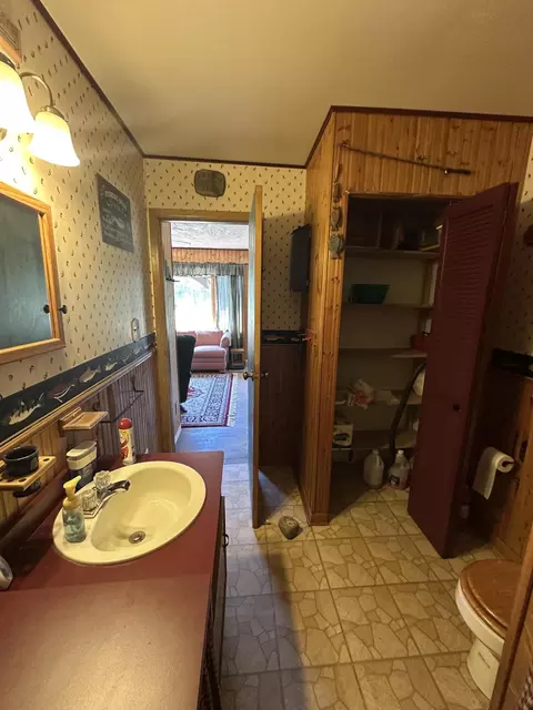 Bath - 269 Dixson Dr, Grayling, MI 49738 photo 3 of 3