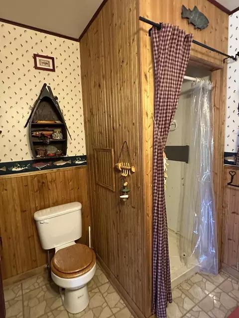 Bath - 269 Dixson Dr, Grayling, MI 49738 photo 2 of 3