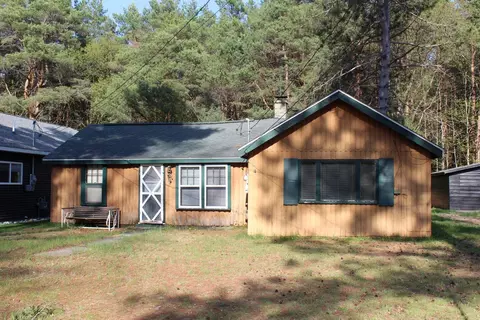 110 Mulberry Ln, Roscommon, MI 48653