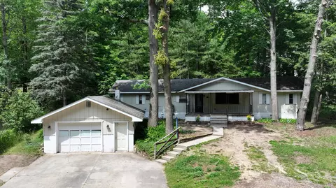 510 Edelweiss Trl, Gaylord, MI 49735