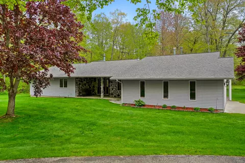 4285 Tower Hill Rd, Houghton Lake, MI 48629