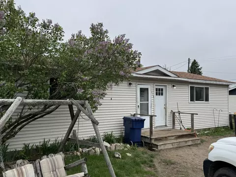 212 Scott St, Grayling, MI 49738