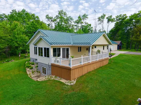 870 Dalton Dr, Rose City, MI 48654