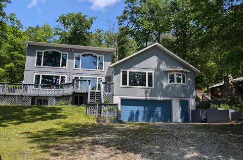 6876 Shoreline Dr, Atlanta, MI 49709