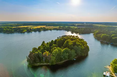 4423 Island View Dr, Gaylord, MI 49735