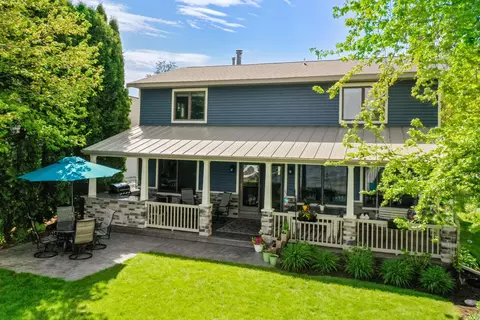 11910 W Shore Dr, Houghton Lake, MI 48629