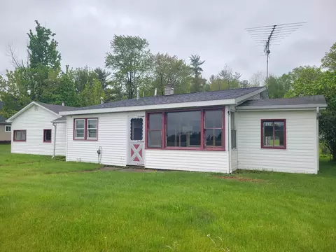 5523 Red Oak Rd, Beaverton, MI 48612