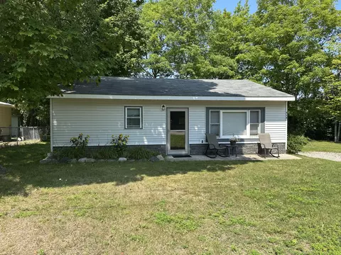 914 W Cadillac St, Mackinaw City, MI 49701