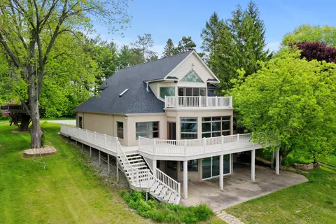 4348 W Lakeside Dr, West Branch, MI 48661