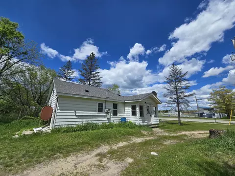 Exterior - 903 W 8th St, Mio, MI 48647 photo 7 of 20