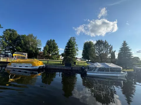 Whites Court, Houghton Lake, MI 48629