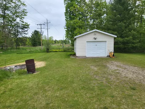 Exterior - 3022 Sumac Trl, Lupton, MI 48635 photo 7 of 9