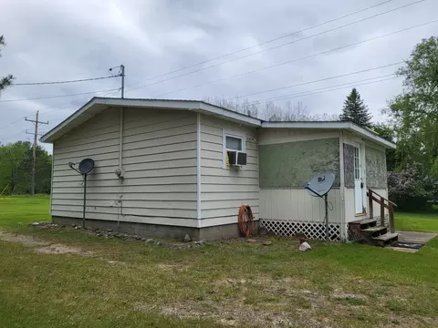 Exterior - 3022 Sumac Trl, Lupton, MI 48635 photo 6 of 9