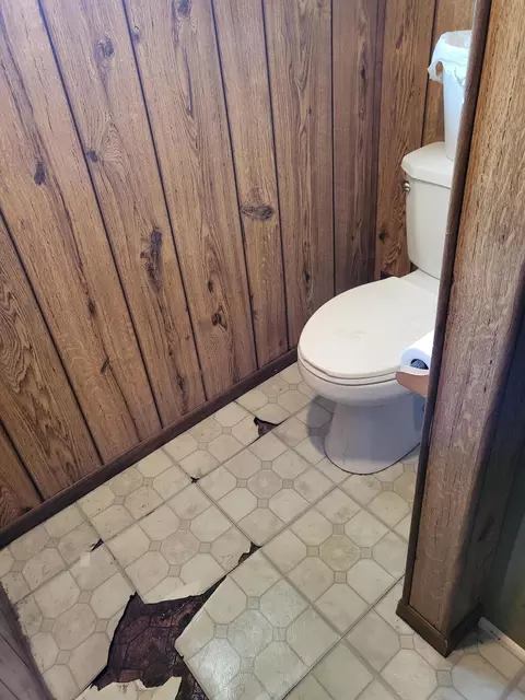 Bath - 108 Woodleaf Dr, Grayling, MI 49738 photo 6 of 6