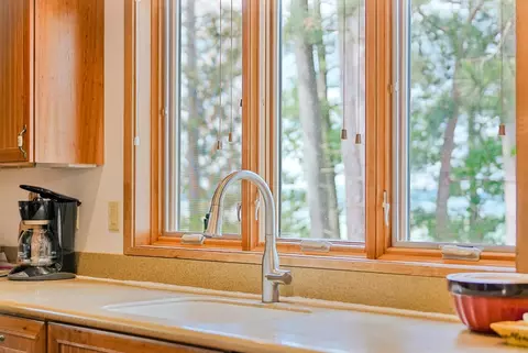 Kitchen - 117 Timber Trl, Roscommon, MI 48653 photo 6 of 9