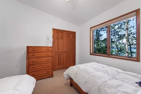 Bedroom - 117 Timber Trl, Roscommon, MI 48653 photo 5 of 8