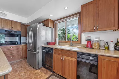Kitchen - 117 Timber Trl, Roscommon, MI 48653 photo 3 of 9