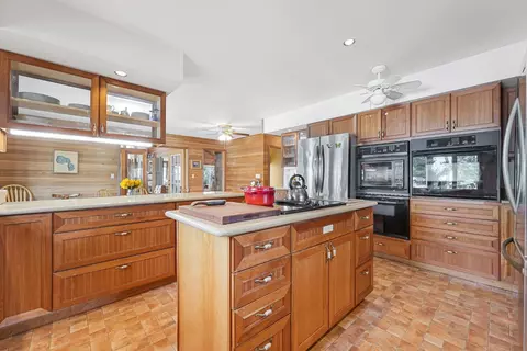 Kitchen - 117 Timber Trl, Roscommon, MI 48653 photo 4 of 9