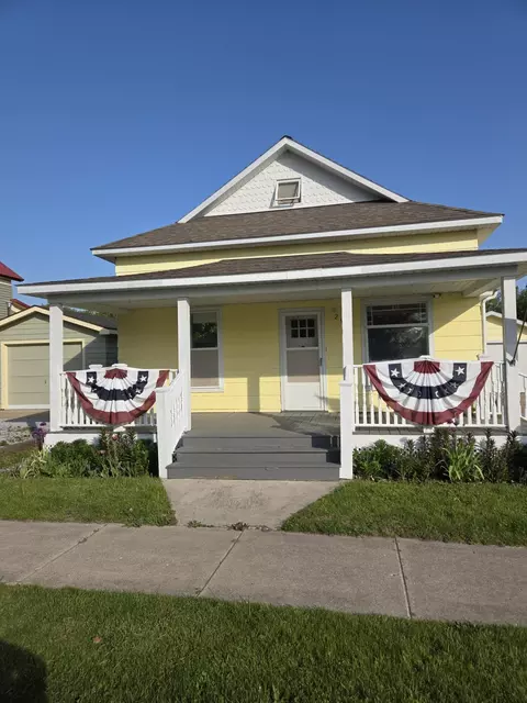 208 S South D Street St, Cheboygan, MI 49721 photo 1