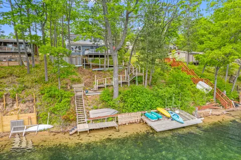 6099 Honey Ln, Johannesburg, MI 49751
