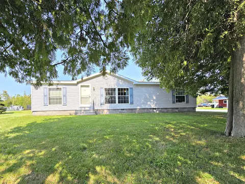 106 Hazel St, St. Ignace, MI 49781